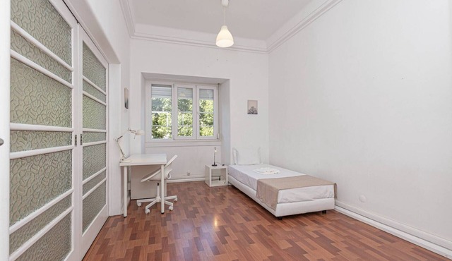 HOUZE Spacious 9 bedroom flat in Central Lisbon