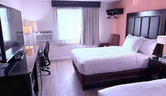 Howard Johnson By Wyndham-Albert Lea, MN