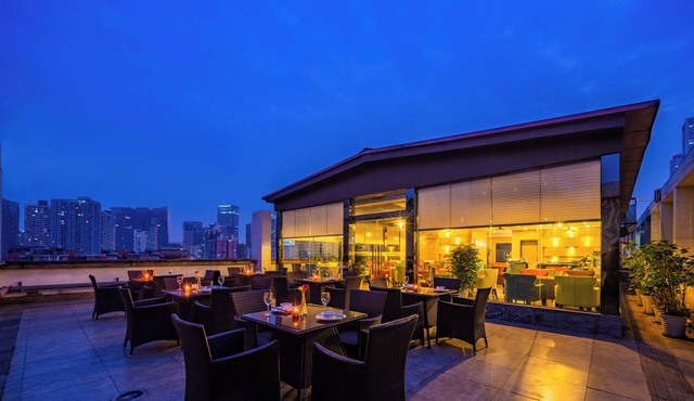 HOWDY SMART HOTEL