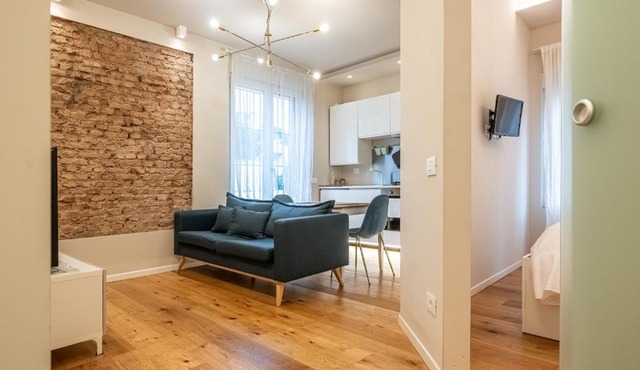 HT Maison Angera
