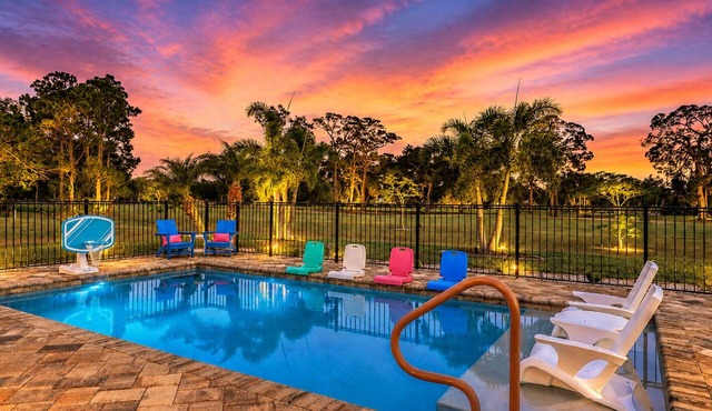 Htd Poolside Paradise on the Golf Course | Airport