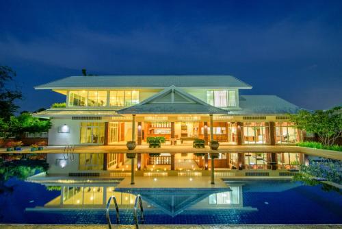Hua Hin Condotel & Resort Taweeporn