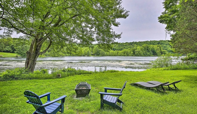 Hudson Valley Home w/ Lake Views & Kayaks