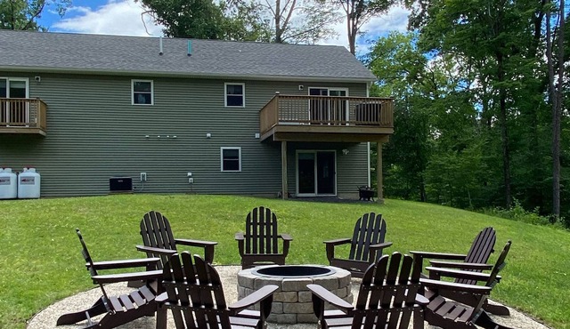 Hudson Valley Hideaway- near Red Maple Vineyard