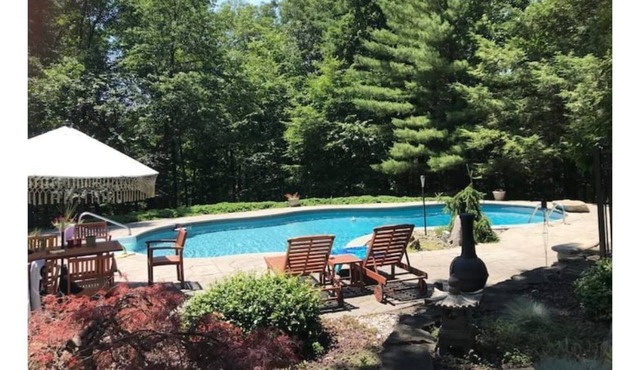 Hudson Valley Hideout with pool and hot tub