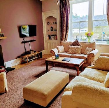 Huge 4 Bed Apt - Perfect Base to Explore The Borders