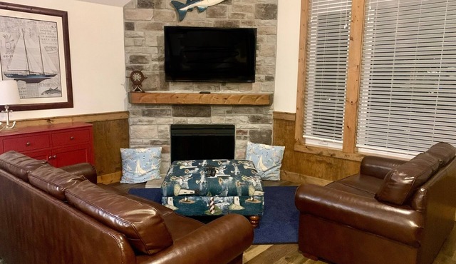 Huge 4BDR Cottage for 12 with game room in fabulous Stormy Point Village.