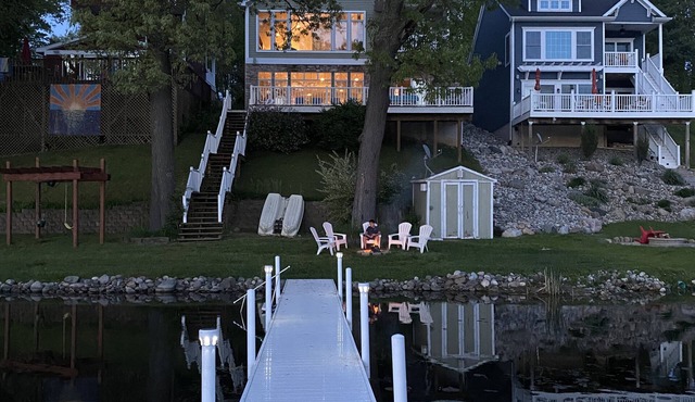 HUGE 5 Bedroom Lake House Retreat On Crooked Lake