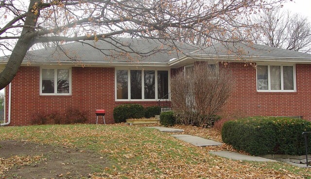 HUGE 7 Bedroom 3 Bathroom Brick Home with rates as Low as $30 per Bedroom !