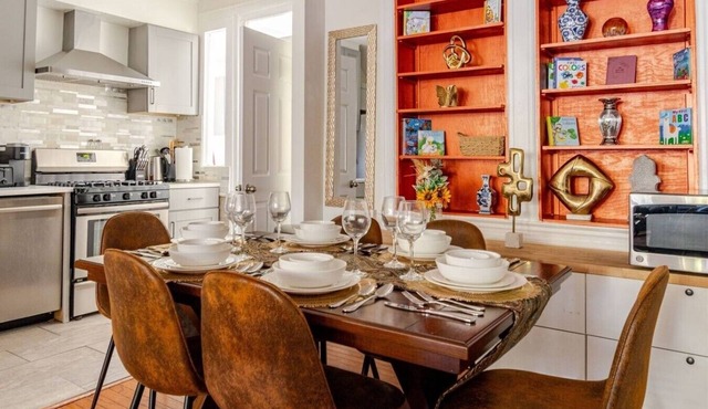 Huge DC Home Sleeps 21 | Prime Location
