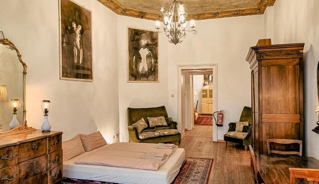 Huge-Elegant-Art 5 Beds Flat in Schöneberg