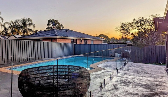 Huge Home! With Pool, Games Room, Outdoor Entertaining