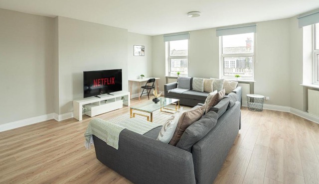 Huge Modern 3 Bed Flat Central For Sightseeing