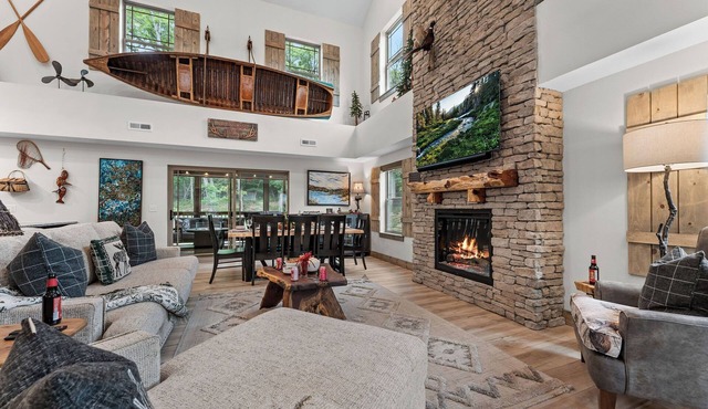Huge Outdoor Pool Hot Tub Screened Porch Creek Views Near Branson