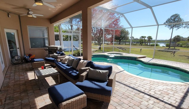 Huge Riverfront Home! Heated pool, Jacuzzi, and Kayaks Included!