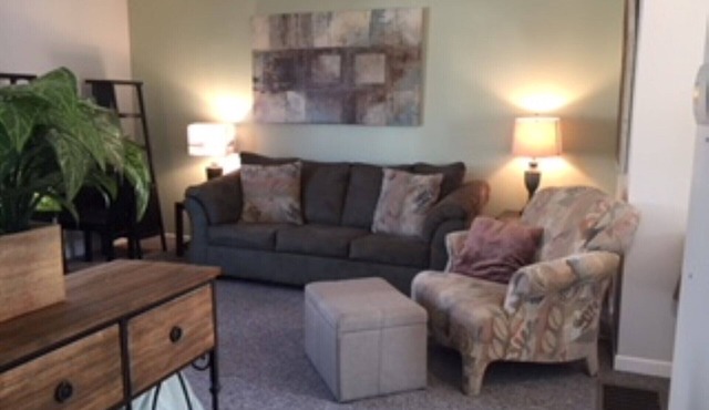 Huge Studio apartment. Sunny. 5 day to 8 month