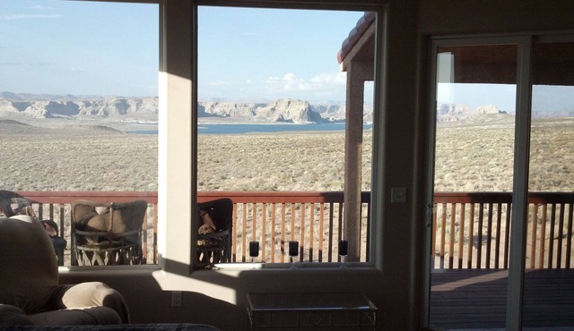 Huge Views Huge Home 5 BDRM Unobstructed View of Lake Powell Secluded Quiet
