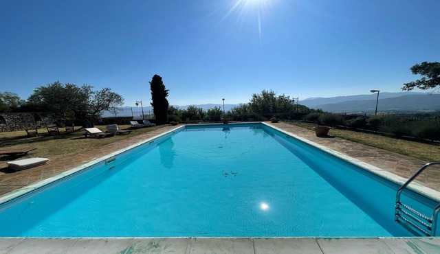 Huge villa with exclusive lap pool, grounds + gardens. Wifi. Sleeps 8
