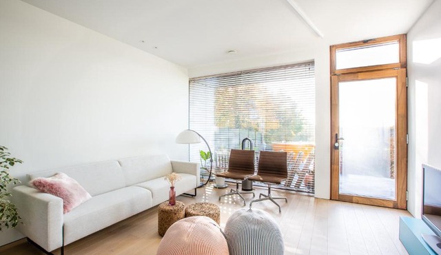 Huis van Hout - architectenwoning met grote panorama tuin - design hot tub optioneel