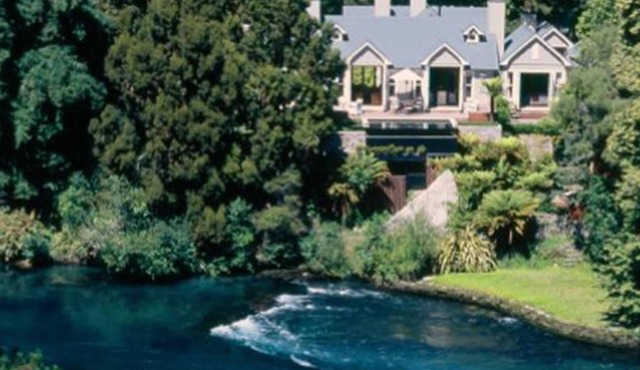 Huka Lodge, Beckons