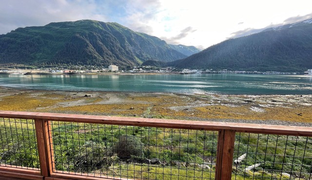 Humble Halibut - Juneau Ocean Front Retreat Douglas Island - Juneau, Alaska