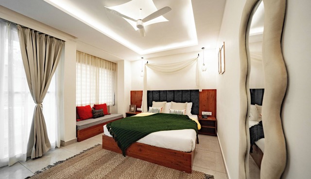 Hummingbird - A Luxury Stay