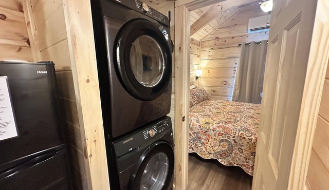 Hunky Dory -Hot Tub, Fireplace,Hiking,View,Near Asheville ,WiFi