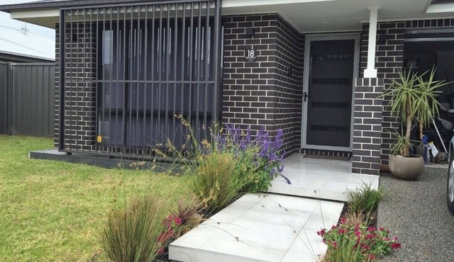 Hunter Valley escape- 5 mins to the local wine region and 10 mins to centre.