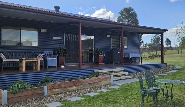 Hunter Valley Rural Lodge - Quaint towns, State forests & Wineries to explore!