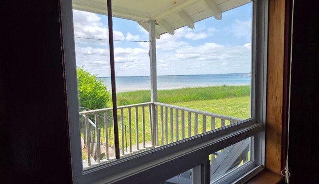 Hunts Point 2-BR Coastal Retreat - Cottage # 1