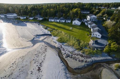 Hunts Point 2-BR Coastal Retreat - Cottage #10