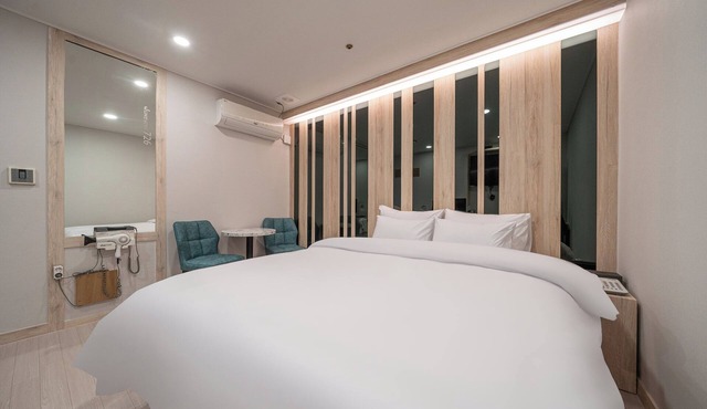 Hwajeong Hotel jun