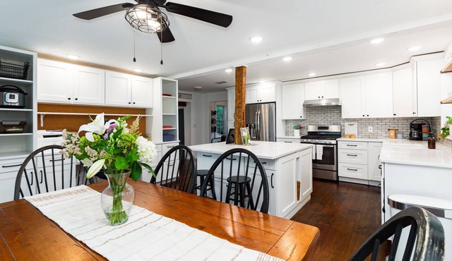 Hyde Park Haven: Entertaining Home for Families