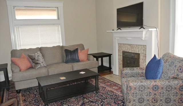 Hyde Park Square Jewel II
