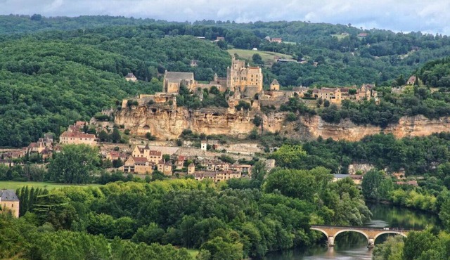 Hydrangea Hideaway - Magnificent Guest House on the bank of the Dordogne