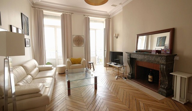 Hyper Centre, Grand Appartement Haussmannien 5 Chambres