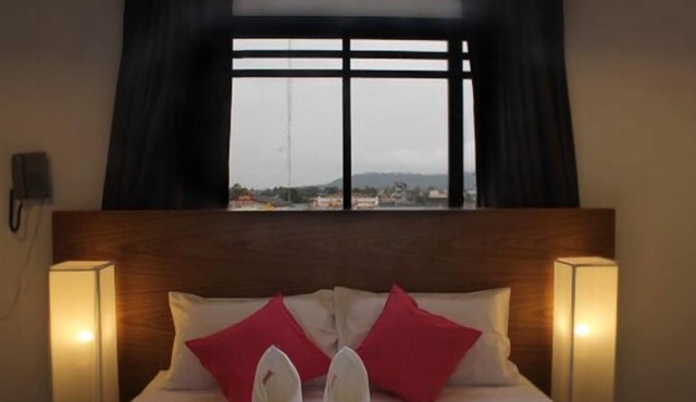 I Room Hotel