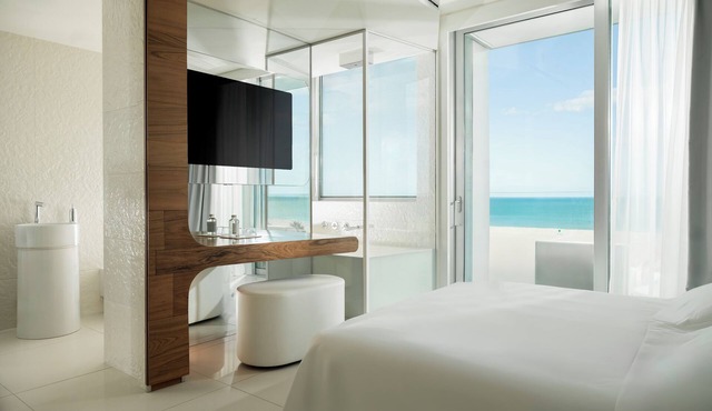 i-Suite Hotel