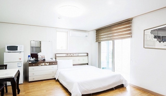 Ian Residence