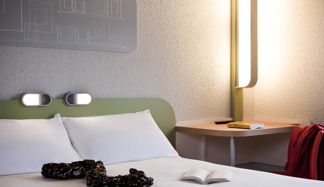 ibis budget Pontault Combault RN4 Marne la Vallée