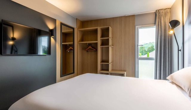 ibis Issoire