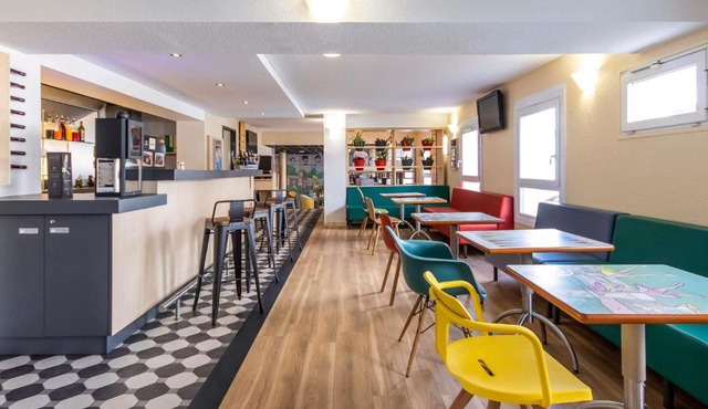 ibis Rochefort