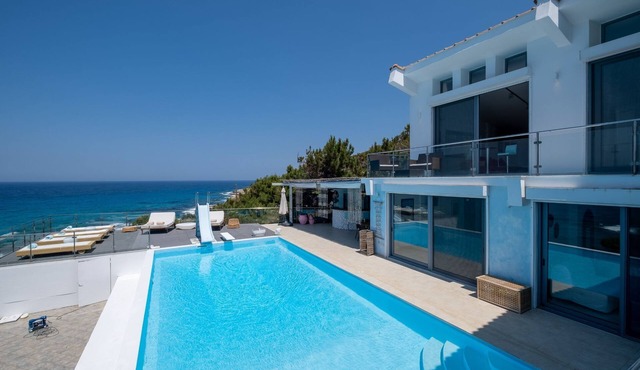 Icarus Luxury Beachfront Villa