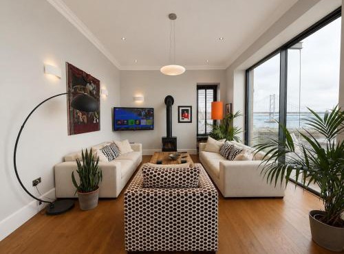Iconic beachfront appt - 3 bed on High the Street