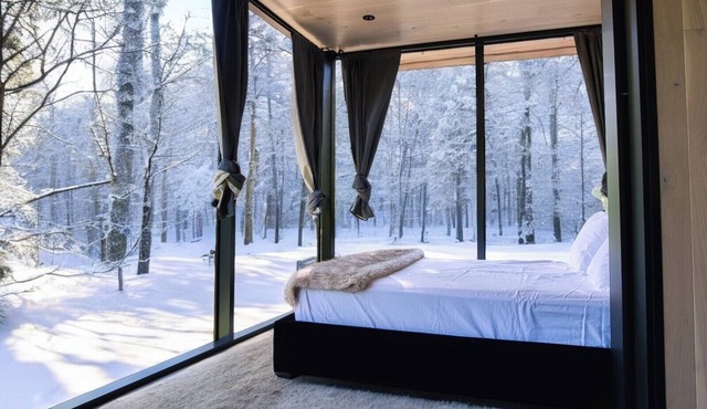 Iconic Glass Mirror Cabin ·Mountain View ·Private Fire Pit ·3 Min to Windham Mtn