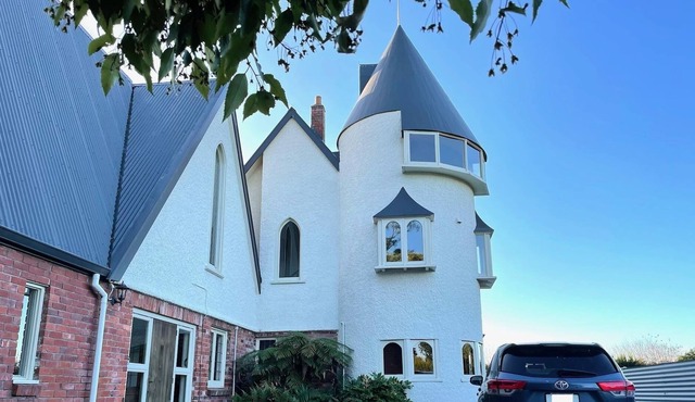 Iconic Kingsdown Suite 6 mins to Timaru! 2 mins to the beach