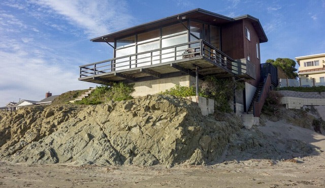 Iconic Oceanfront Cayucos Beach Home, Panoramic View Room, Wrap Around Deck, and