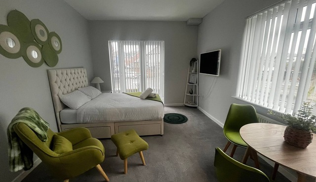 Ideal Contractors Flat with 2 double bedrooms and balcony in Strood