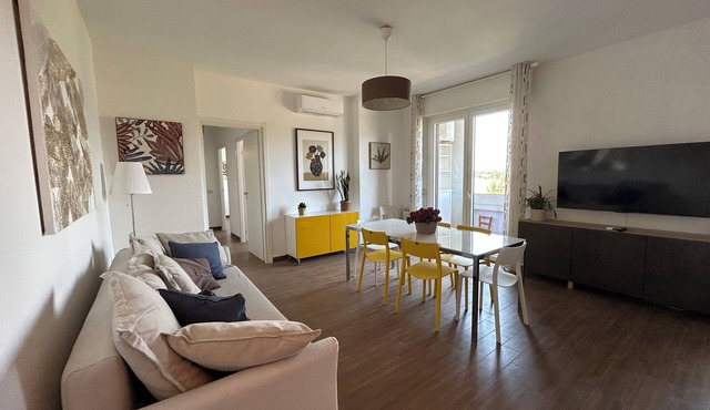 Ideal family apartment in north Rome area with parking space and balcony