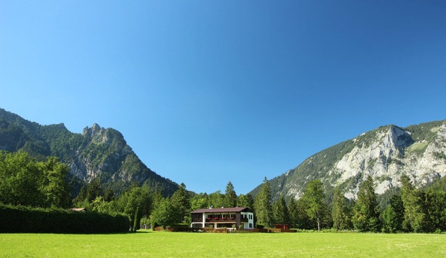 Ideal for nature lovers, families and dog owners